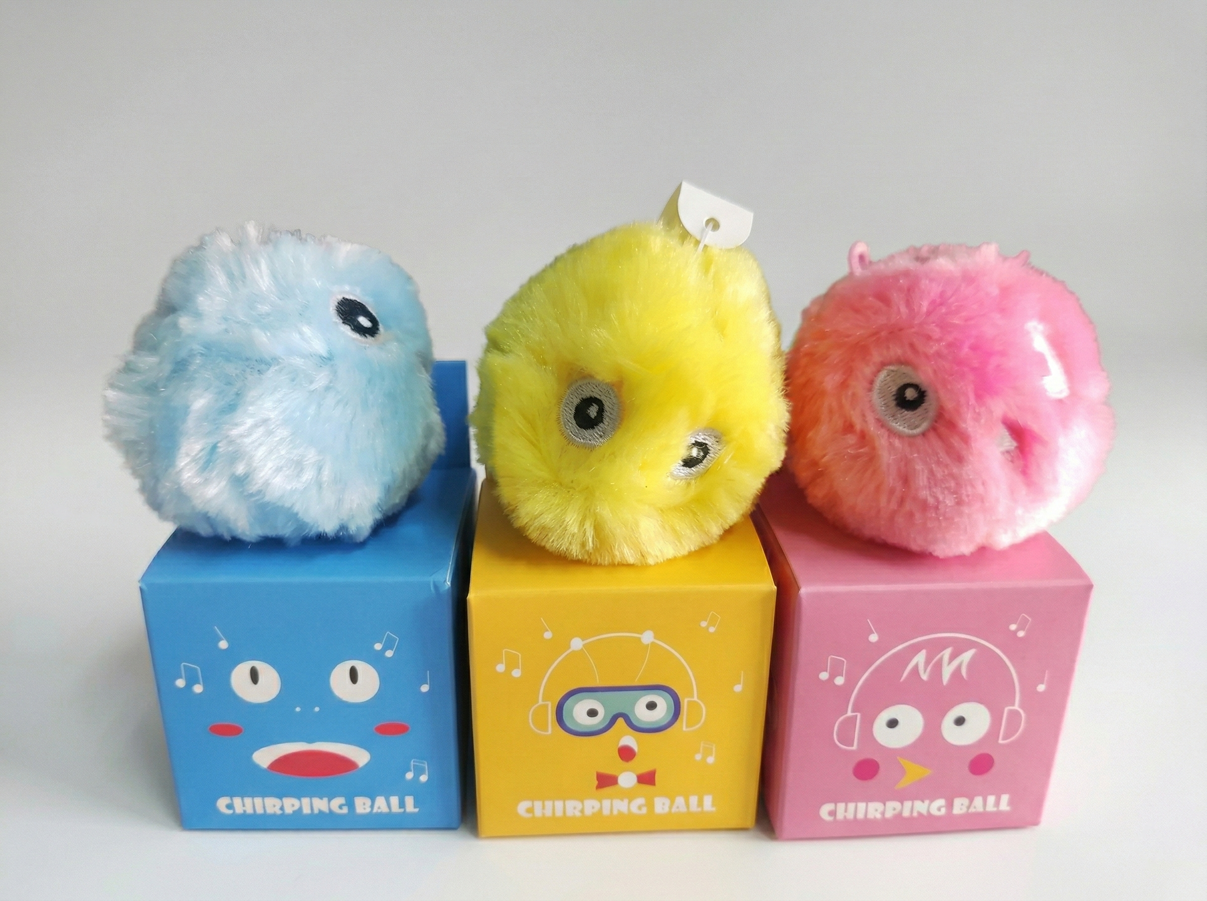 Jucarie pisici plus chirping ball cu sunet de pasare 3 culori UrbanCat